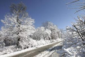 BELI SE CRNI VRH: Najhladniji sa minus 4 i 10 centimetara snega