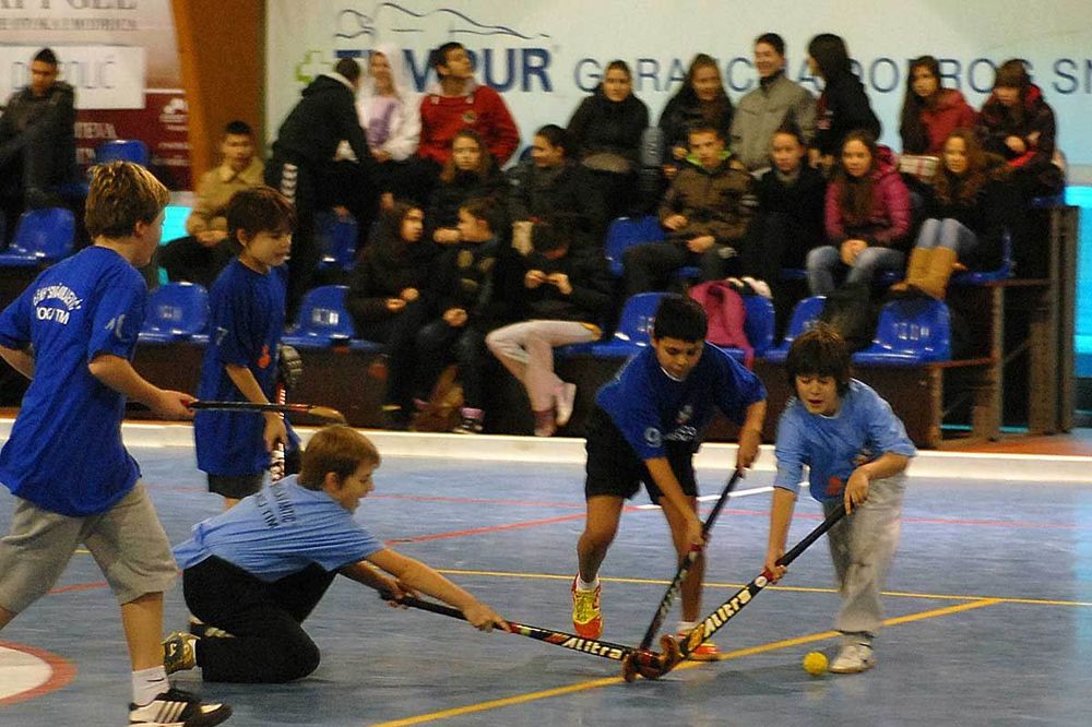 Mladi dvoranski hokejaši prodrmali Posko arenu