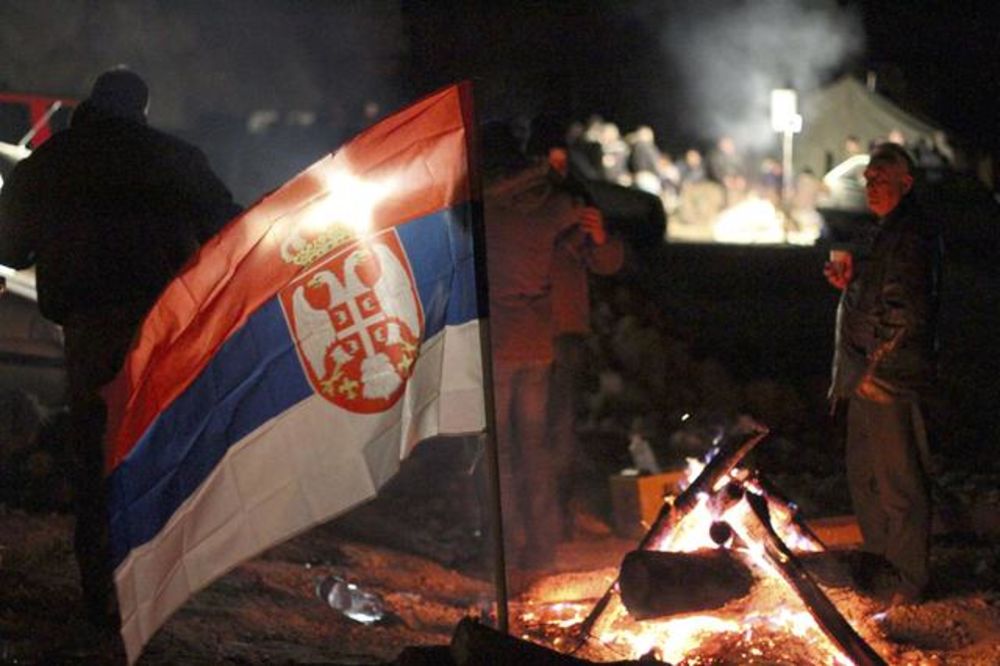 Srbi drugu noć logoruju na Jarinju