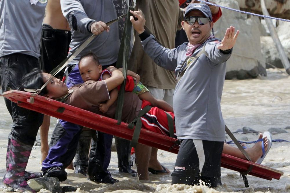 DONEO SMRT: Tajfun sravnio cela sela