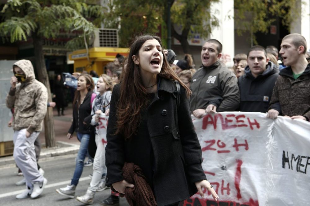 Protest u Atini: Panduri, đubrad, ubice dece