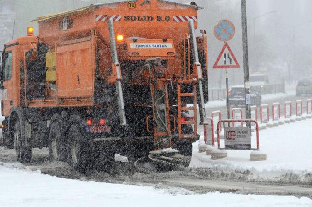 Sva komunalna preduzeća čiste sneg u gradu