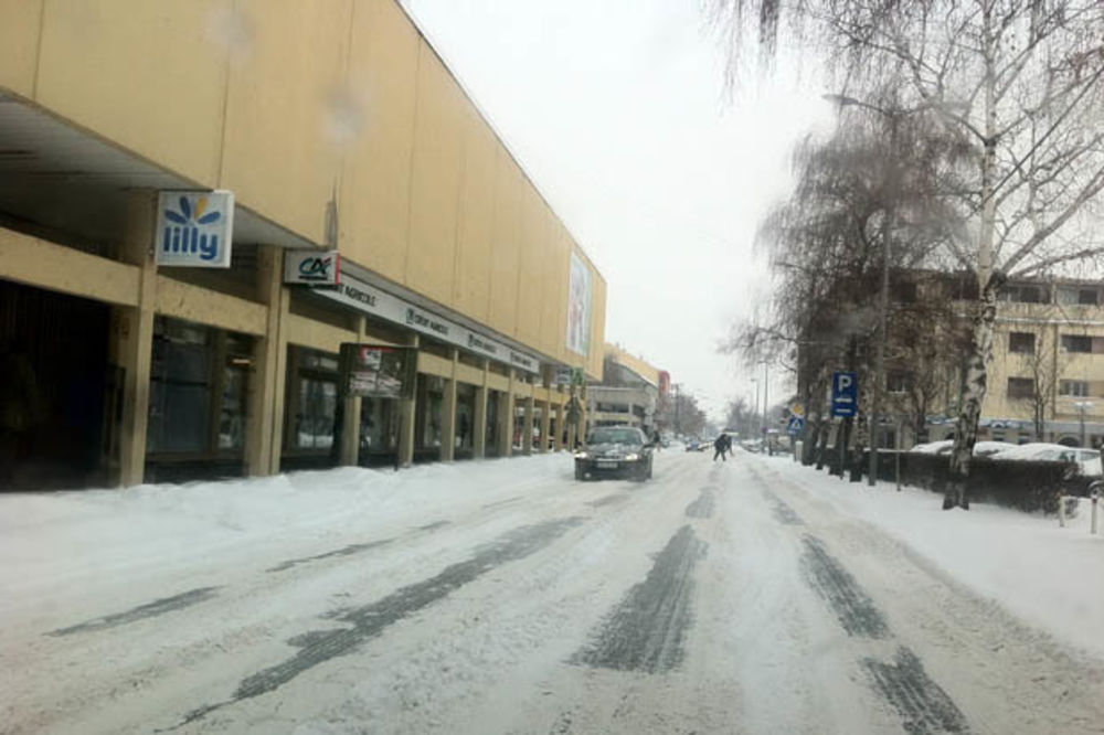 Zbog snega besplatno parkiranje u Zrenjaninu