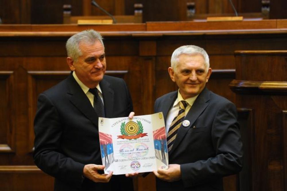 Zlatna meta za Tomislava Nikolića