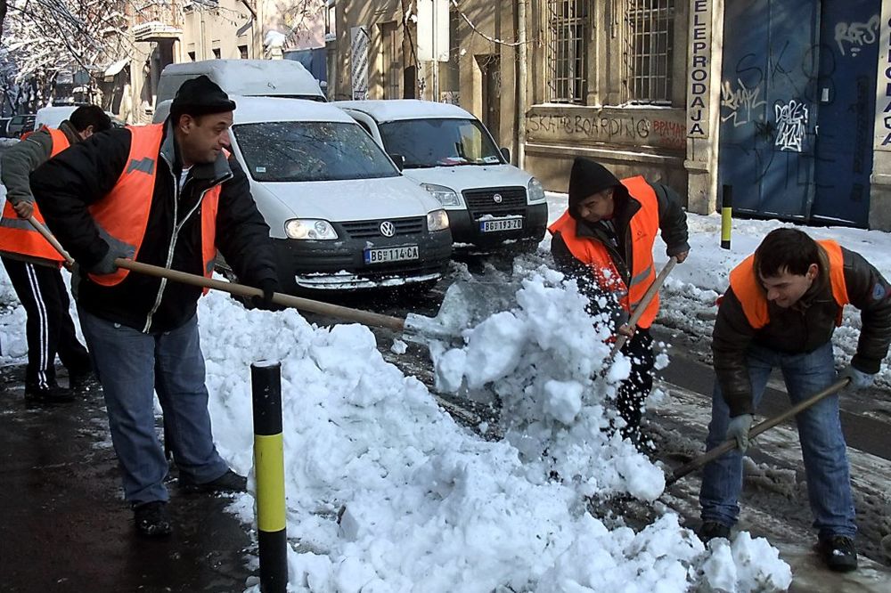 Ekipe Gradske čistoće odnele 750 kubika snega