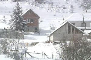 Pomoć onima čije su kuće oštećene pod teretom snega