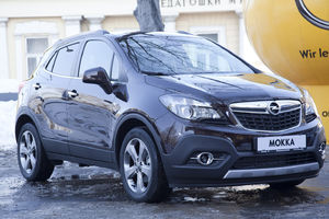 Opel dovezao moku i astru sedan u Srbiju