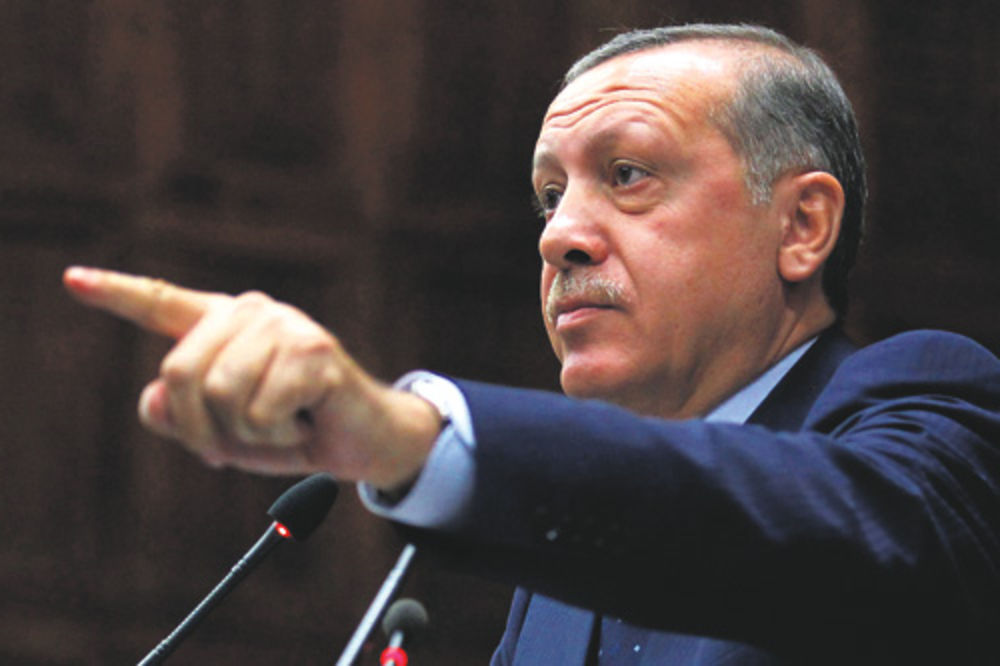 Turski premijer proteruje Hurem!