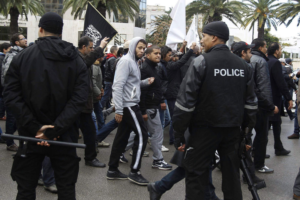 Sukobi na sahrani ubijenog opozicionog lidera u Tunisu