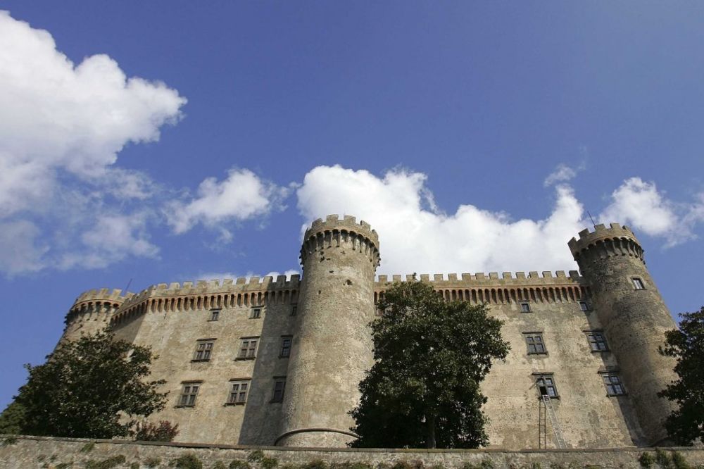 NEMA SE: Italija izdaje dvorce, zatvore i kasarne