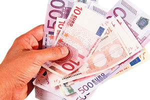 TEŠKO: Sledeće godine evro 120 dinara!