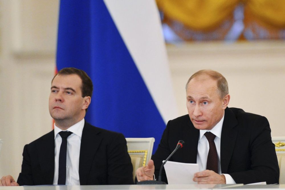Putin zaboravio na uključen mikrofon: Profesor Medvedev je ludak!