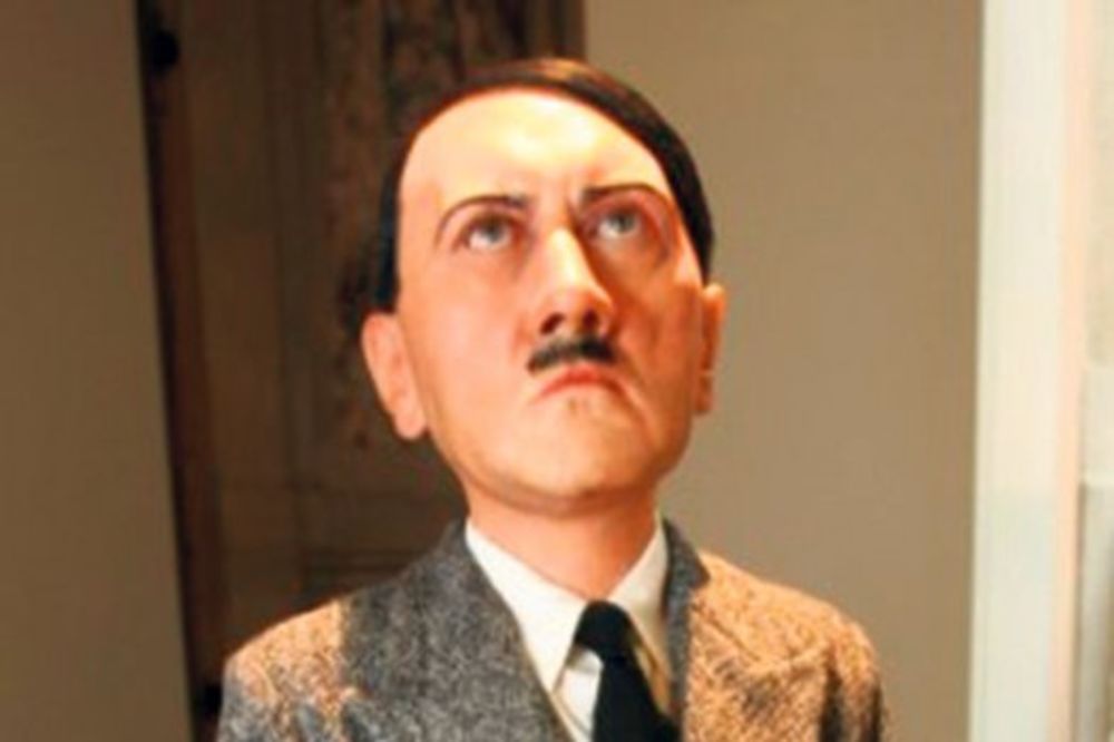 Italijan postavio Hitlera u getu u Varšavi