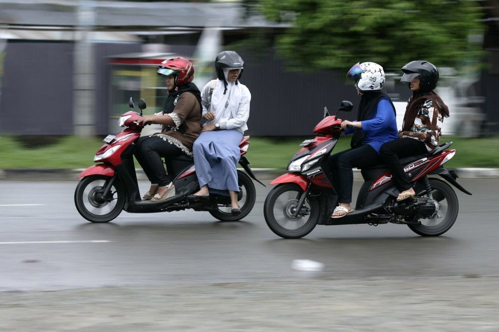 Ženama zabranjeno da zajašu motor