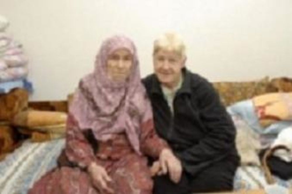 Fejsbuk ih spojio: Sestre se srele posle 72 godine