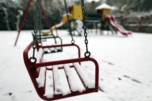 HLADAN I VETROVIT DAN U SRBIJI: Večeras ponovo provejavanje slabog snega