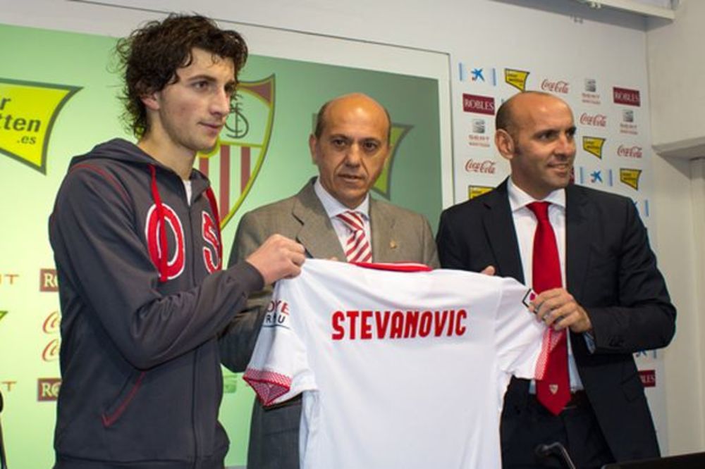 Stevanović debitovao u porazu Sevilje