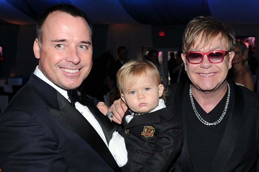 POTVRDIO: Elton Džon dobio drugog sina