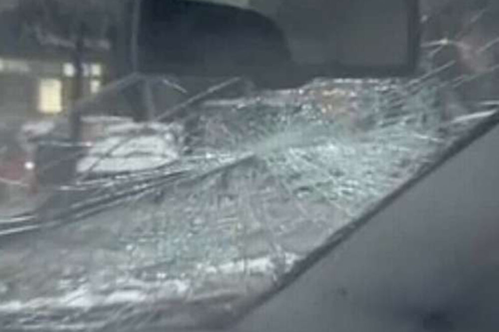 Odborniku URS u Kuršumliji uništen automobil