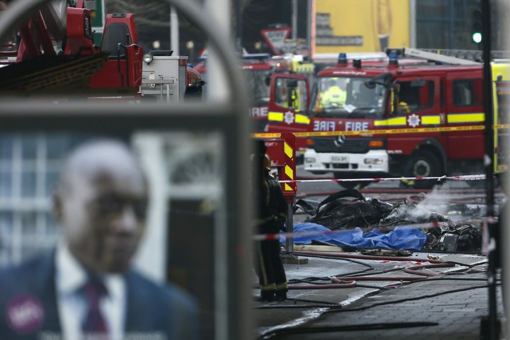 Helikopter se zabio u kran u Londonu