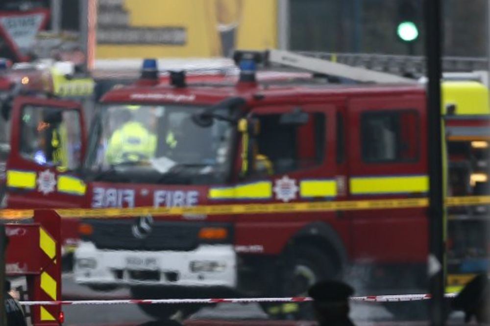NAPETO U LONDONU: Desničari zapalili islamski centar!