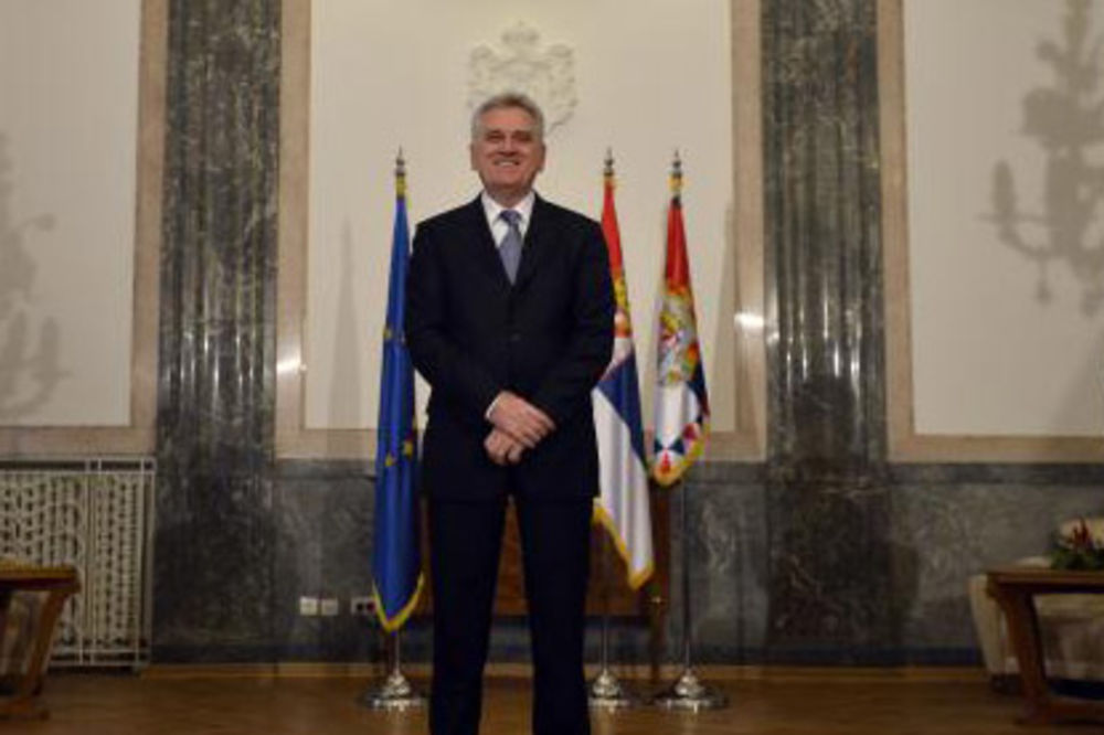 Nikolić:Srbi i Albanci da odrede mesto spomeniku