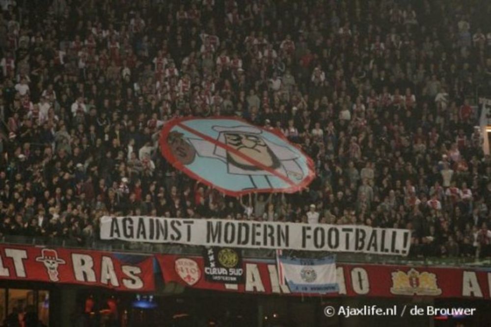 CENZURA: UEFA kaznila Ajaks zbog kritike!?
