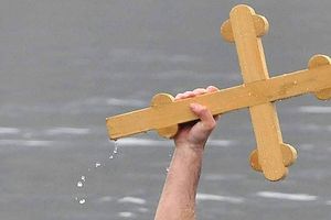 PONOS NIŠA! Devetogodišnji Pavle prvi doplivao do Časnog krsta u Nišavi