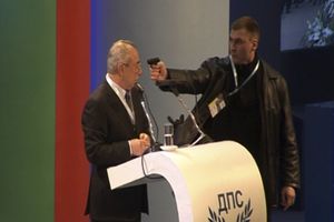 ATENTATOR POSLANIK: Bugarin sa pištoljem hoće u Skupštinu!