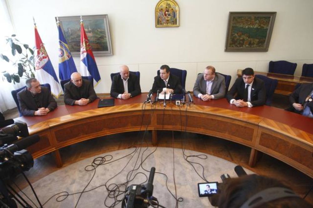 Dačić potpisao sporazum sa Policijskim sindikatom