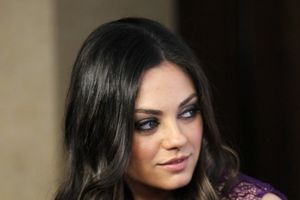 MALO EROTIKE: Mila Kunis kao nevina studentkinja