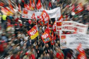 Videli od Grka: Francuske ćate traže veće plate