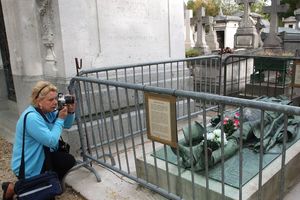 Grob francuskog novinara daje orgazme i leči neplodnost?!