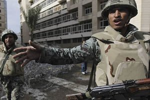 VOJNI PUČ: Armija zapretila predsedniku i opoziciji u Egiptu!