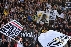 SRAMNO: Navijači Juventusa žele smrt Baloteliju