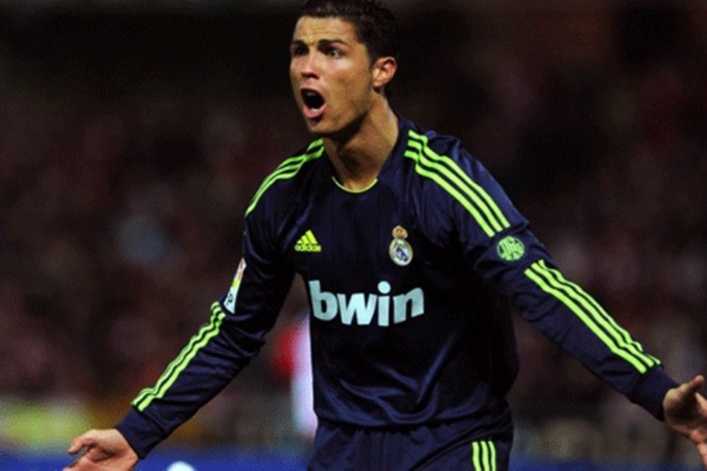 SITI SPREMA BOMBU: Ronaldo od leta na Etihadu!