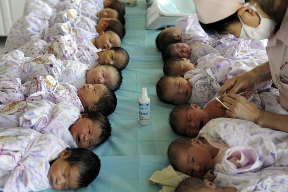 30 MILIONA NEŽENJA: Kinezi ukidaju politiku jednog deteta?