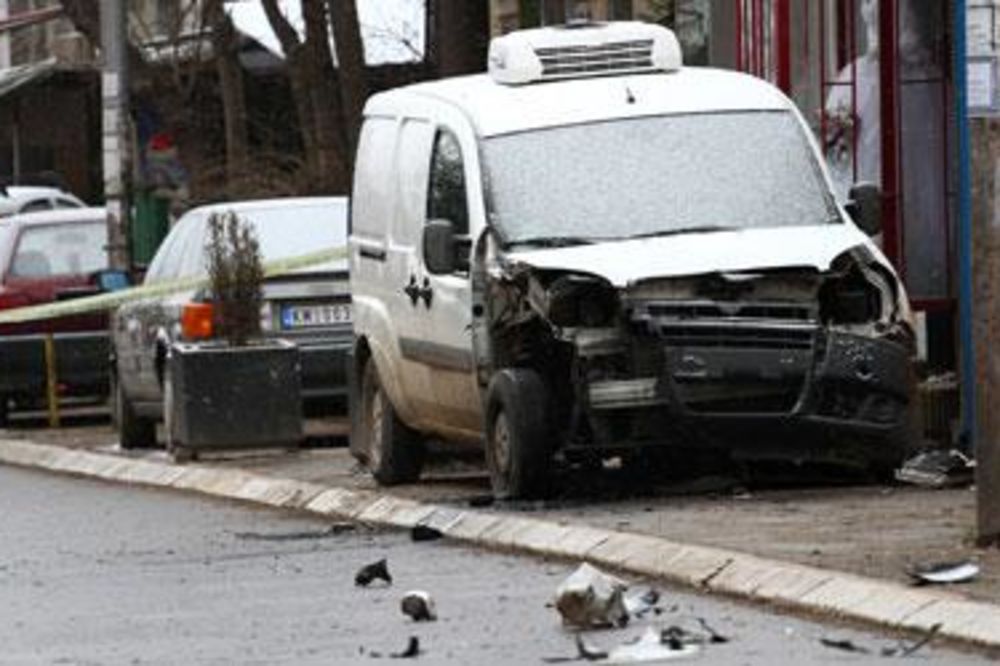Eksplozija u Mitrovici, oštećen automobil kosovskog Srbina