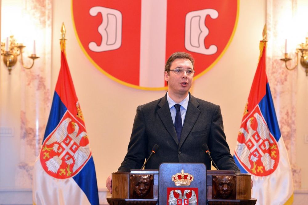 Vučić kadetima: Srbija nije na prodaju
