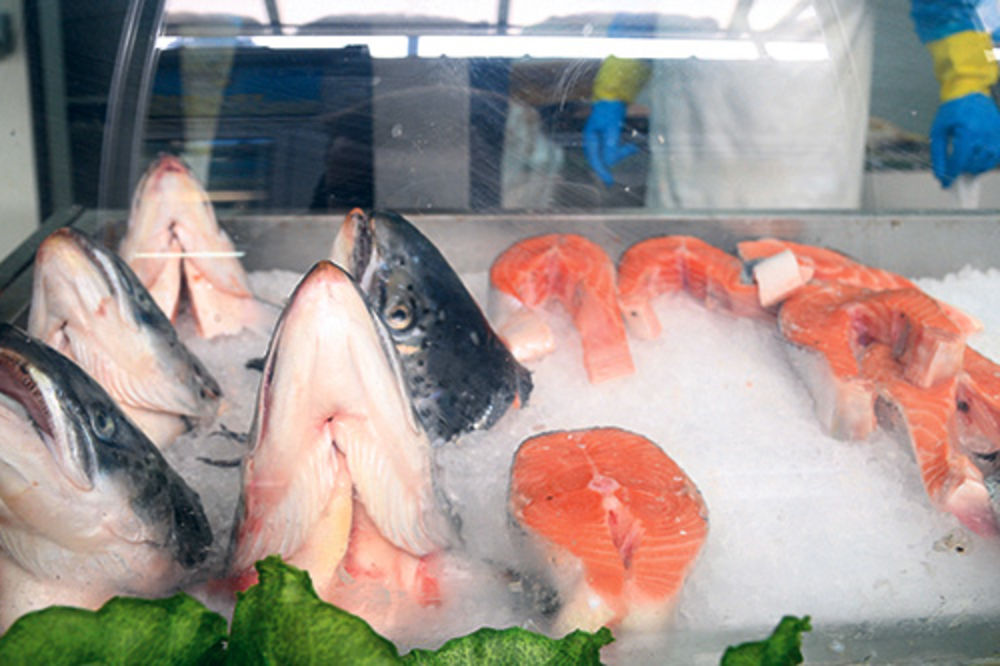 KUPCI, OPREZ: Crvljiva riba u marketima!