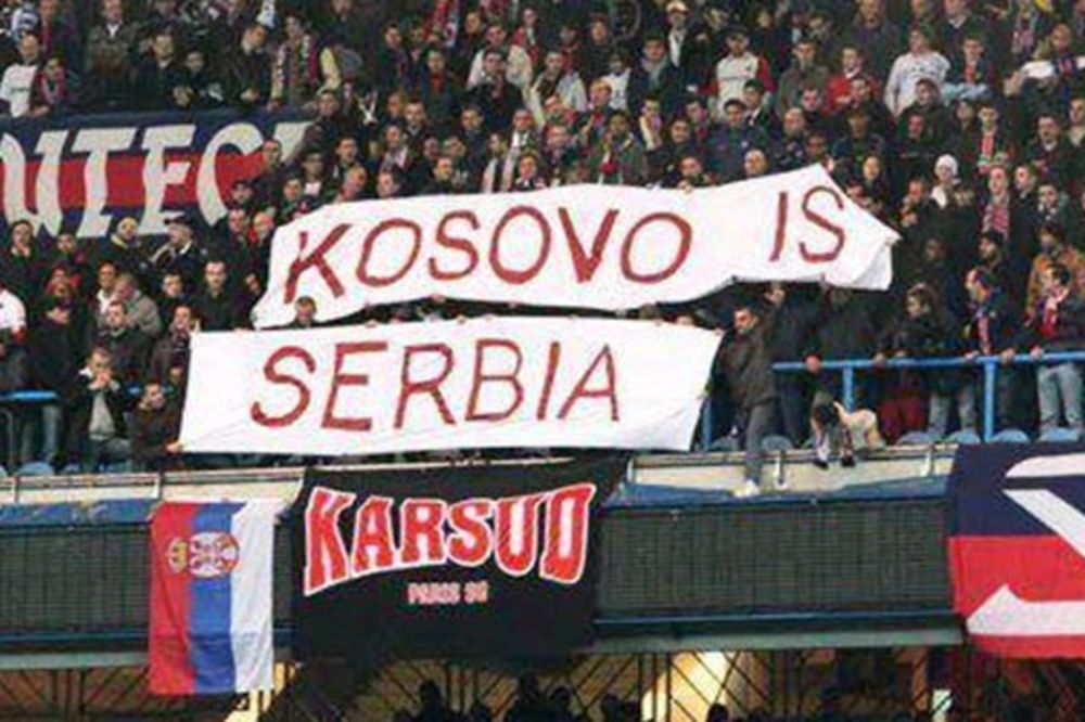 PODRŠKA NAVIJAČA PSŽ: Kosovo je Srbija!
