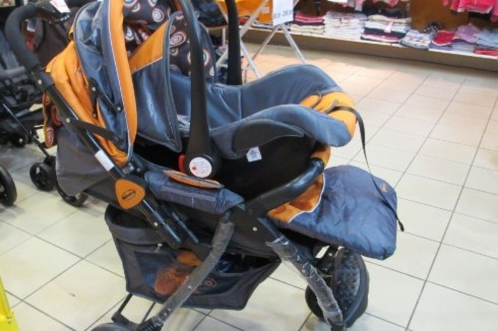OPREZ: U prodaji opasna kolica za bebe pikolo C508!