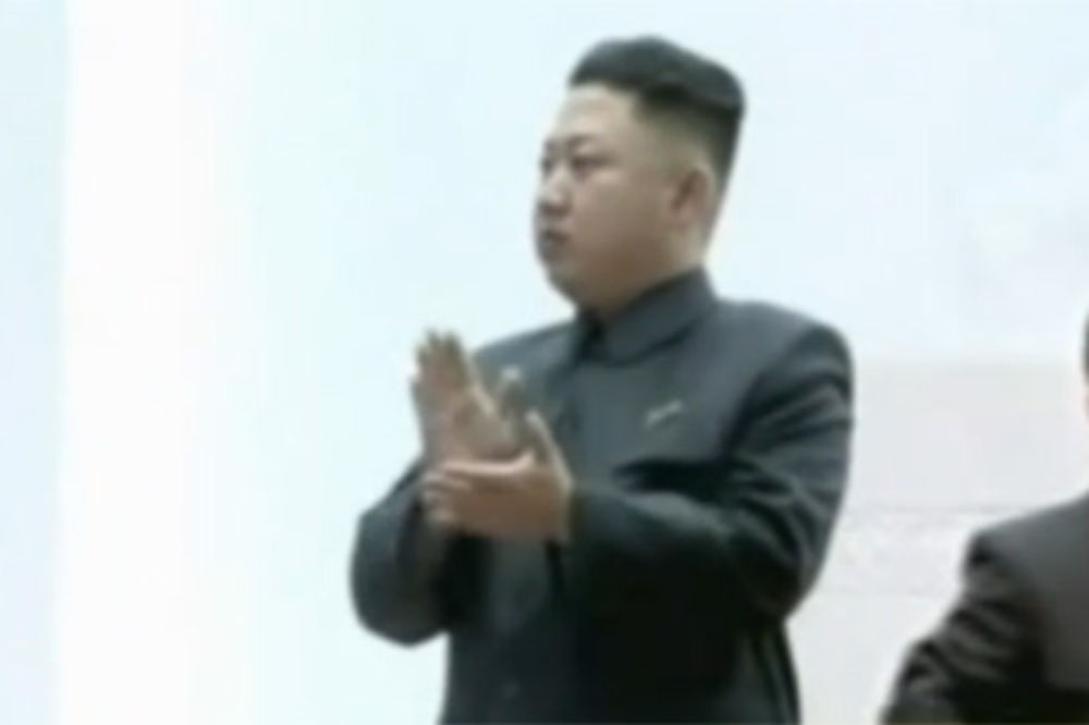 Severna Koreja svečano proslavila rođendan velikih vođa