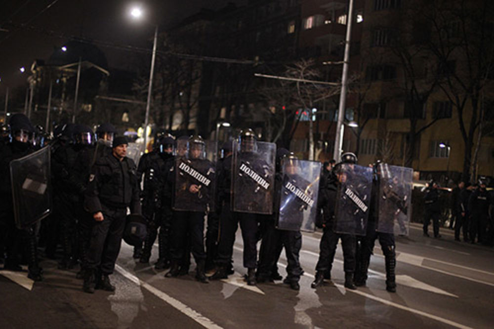 Bugari se tukli s policijom u Sofiji