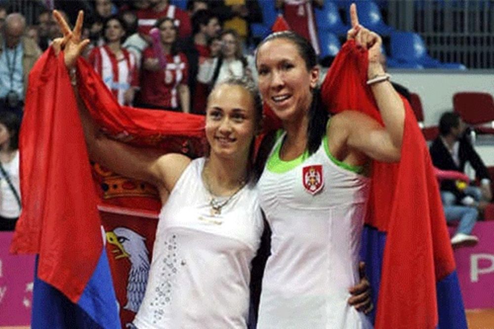 KAKAV DUBL: Jelena i Aleksandra u četvrtfinalu Bogote