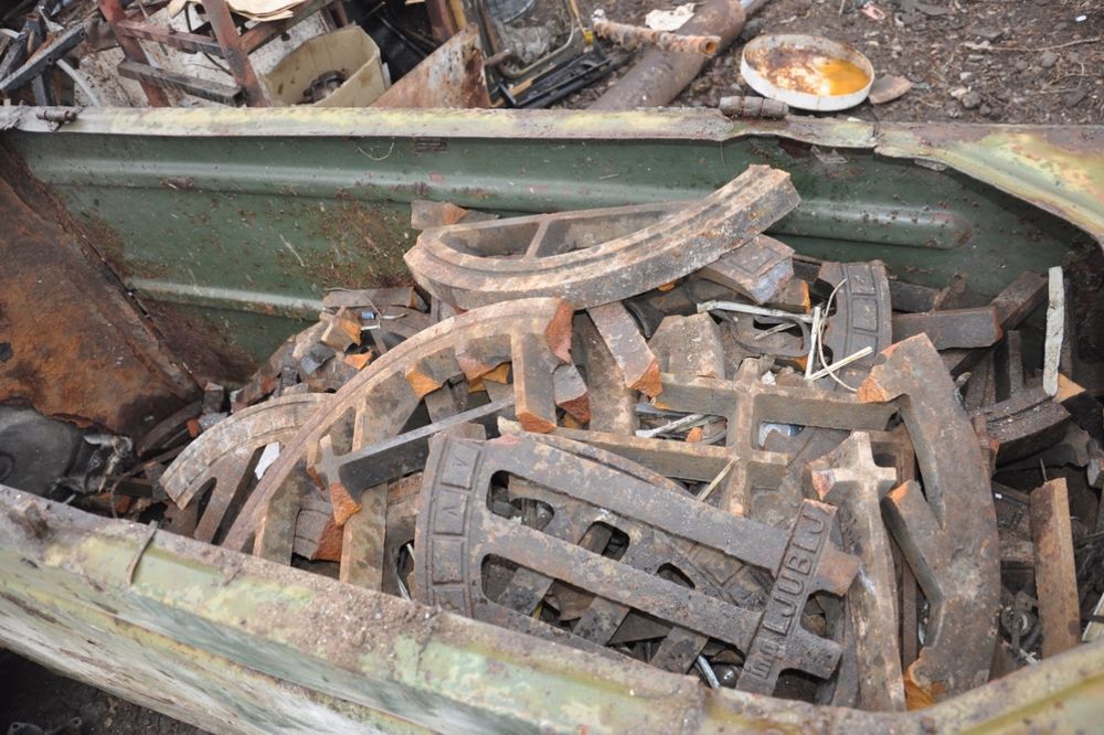 SMEDEREVO: Otkriveni kradljivci  metalnih šahtova