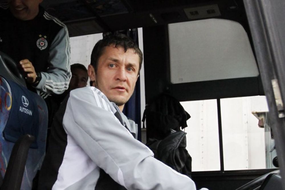 KAO KOD KRSTIĆA: Partizanov autobus je krš
