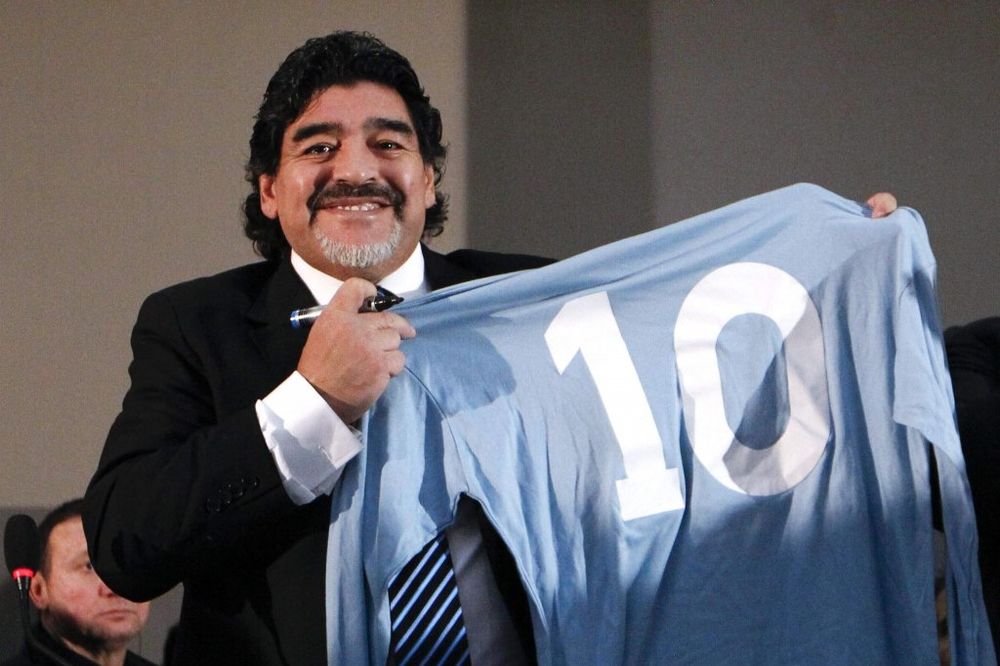 POVRATAK LEGENDE: Maradona hoće da vodi Napoli!
