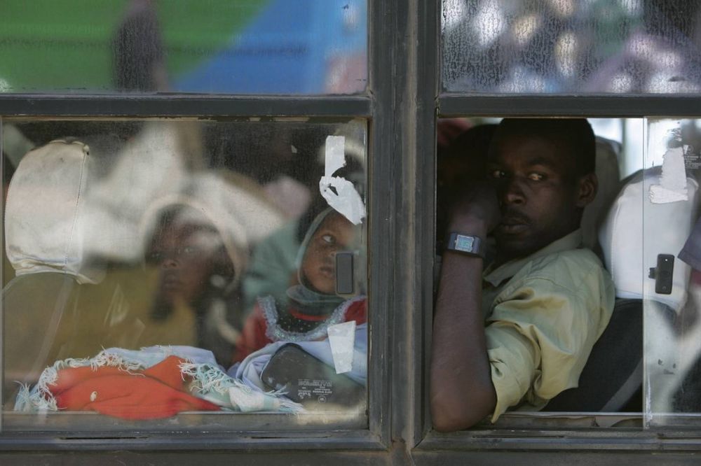 45 mrtvih u prevrtanju autobusa u Keniji