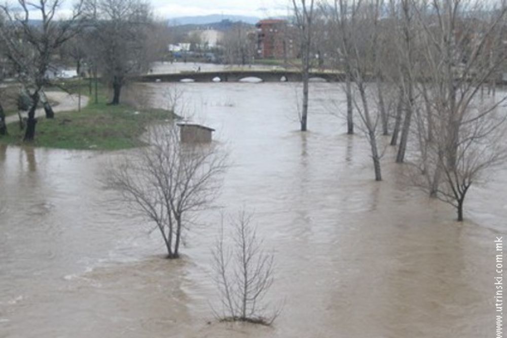 Poplave u Makedoniji prete rušenjem brana